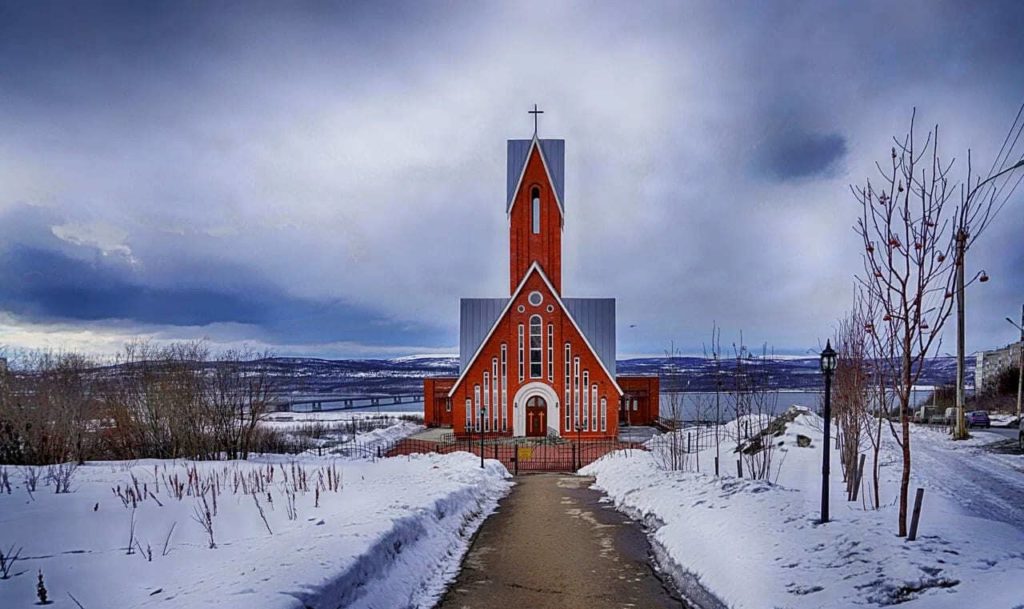 Church in Murmansk in the snow