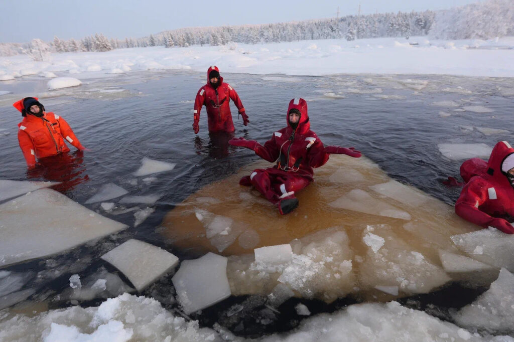 Ice floating among ice floes